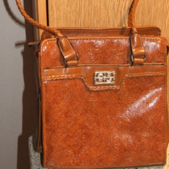 BUENO Shoulder Handbag Medium Size (681) - Picture 1 of 9